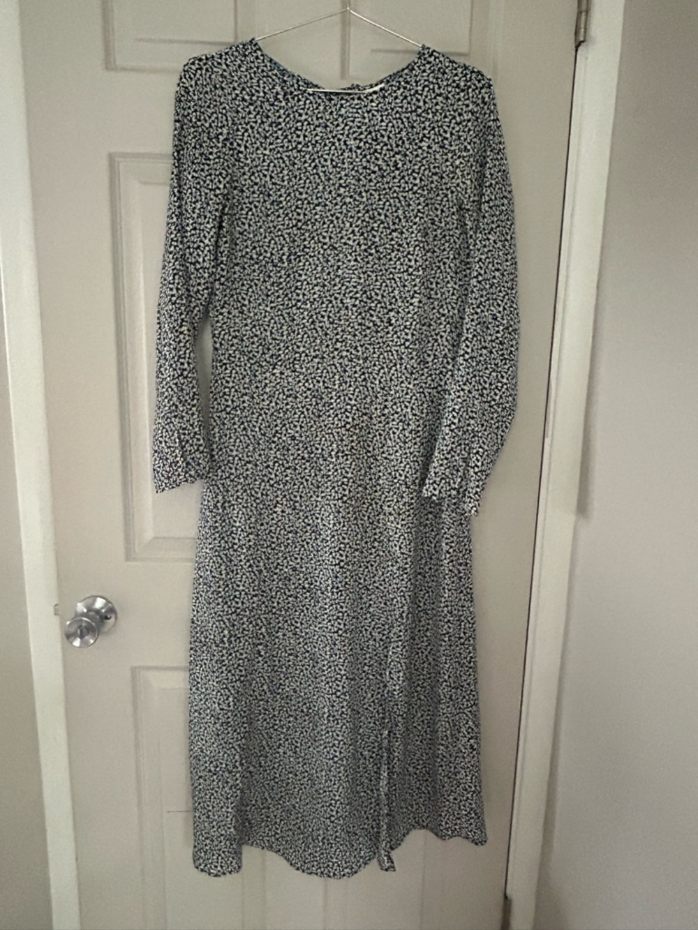H&M Navy Blue and White Long Sleeve Midi Dress with Subtle Print size XS